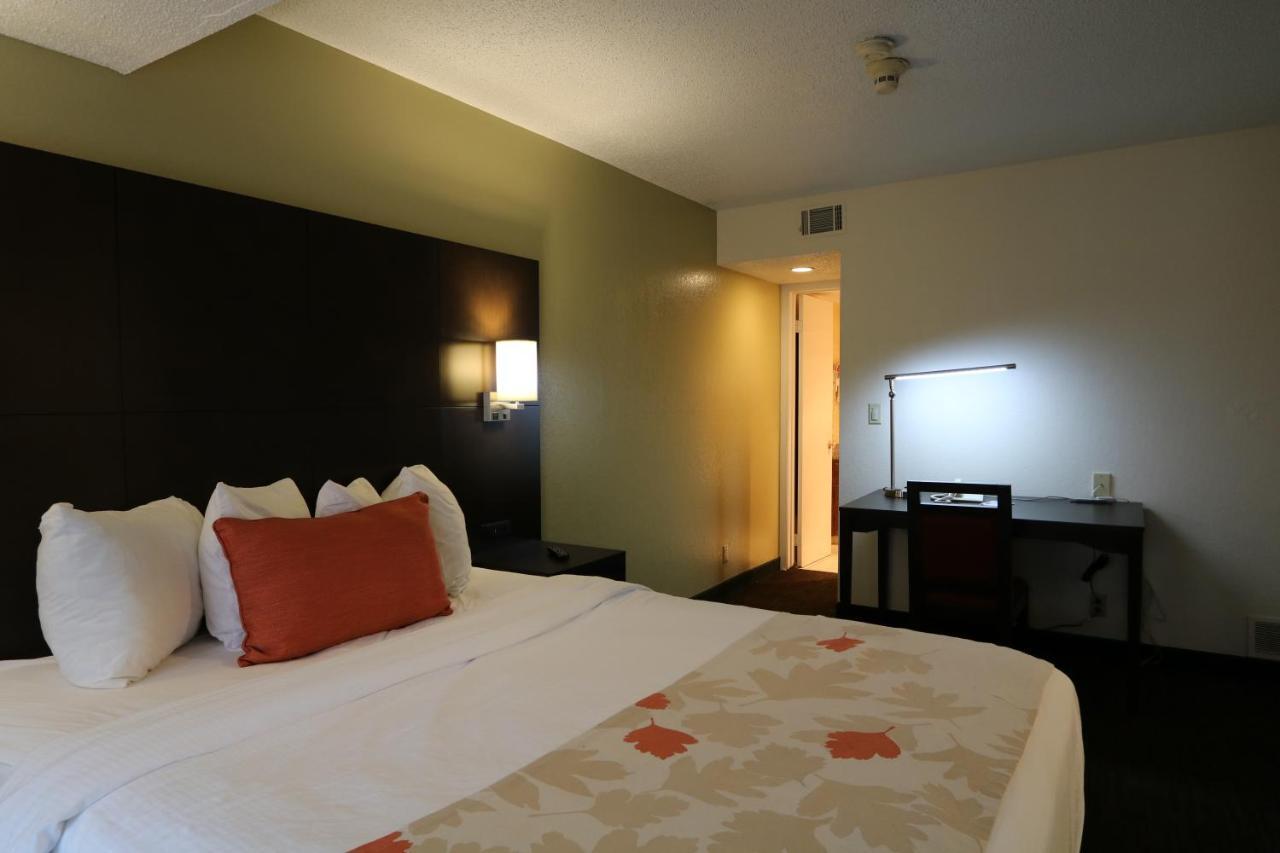 Fairbridge Inn & Suites - Akron Copley Township - West Chambre photo