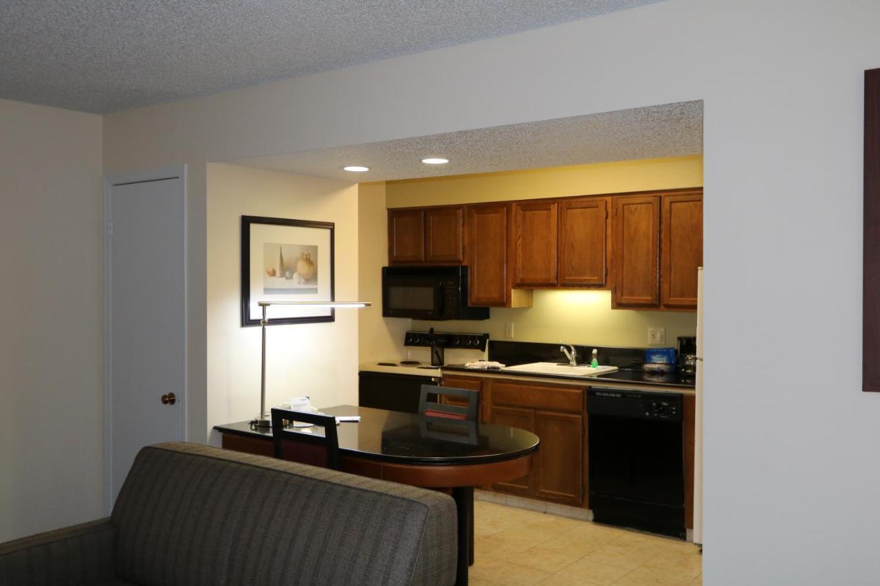 Fairbridge Inn & Suites - Akron Copley Township - West Chambre photo