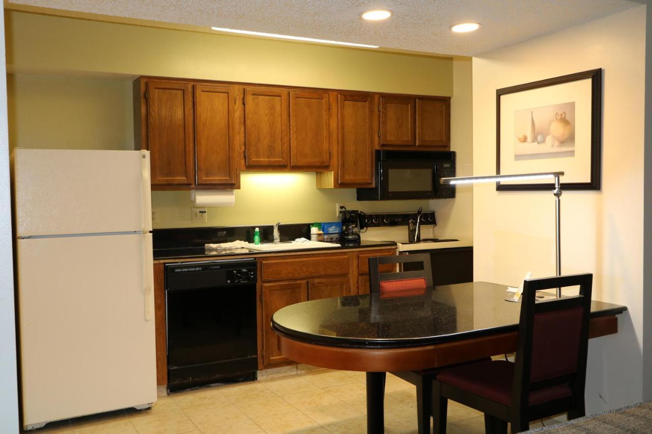 Fairbridge Inn & Suites - Akron Copley Township - West Chambre photo