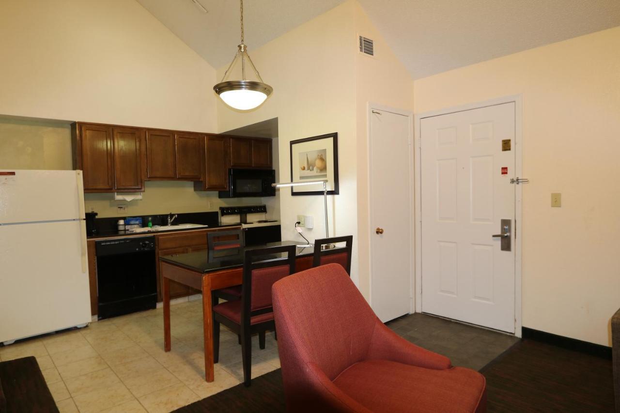 Fairbridge Inn & Suites - Akron Copley Township - West Chambre photo