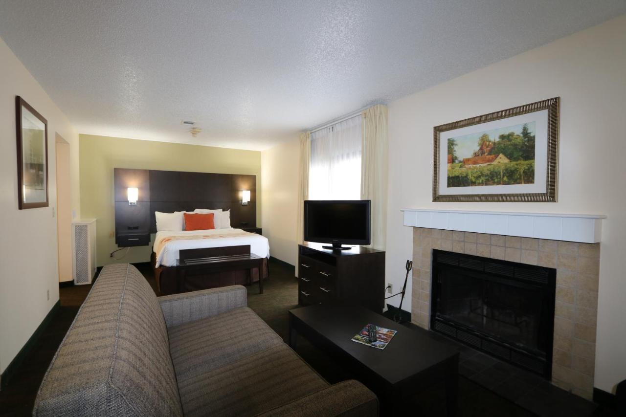 Fairbridge Inn & Suites - Akron Copley Township - West Chambre photo